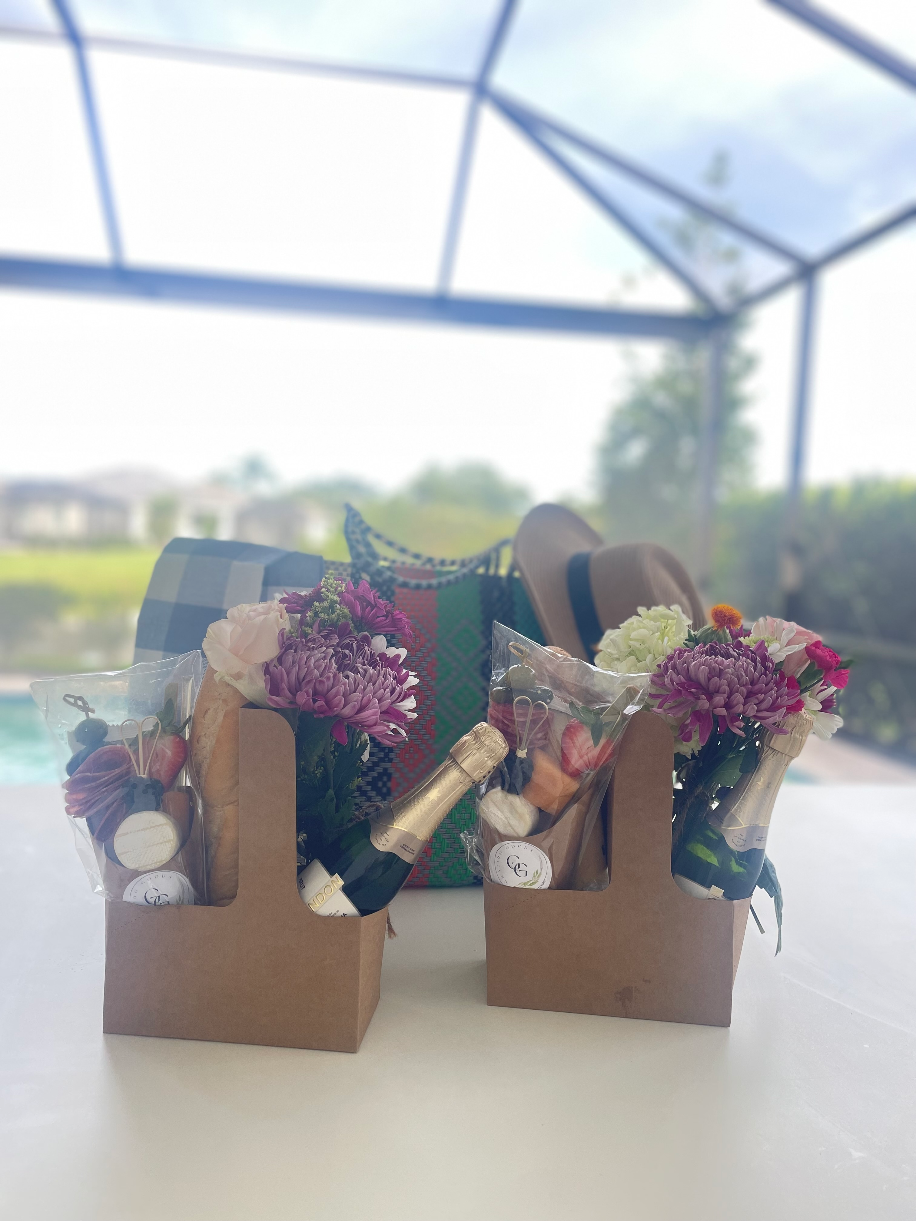 Romantic Beach Day Picnic (cooler bag included - feeds 2)